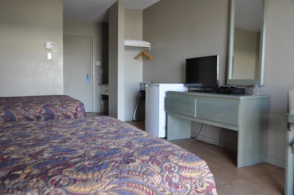 Motel Les Pignons Verts Buckingham Quarto foto