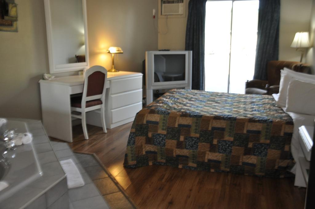 Motel Les Pignons Verts Buckingham Quarto foto