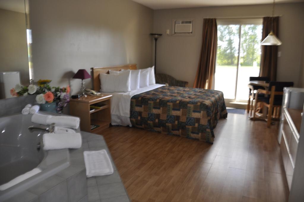 Motel Les Pignons Verts Buckingham Quarto foto